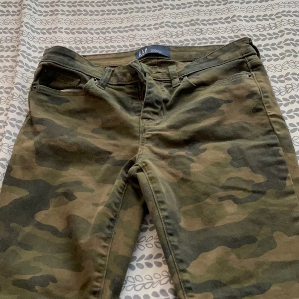 Super cute Camo-Legging skimmers!